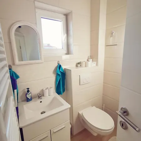 Marco,lukas,patrick,david,blizu Centra I Mora Sa Free Privatnim Parkingom Appartamento