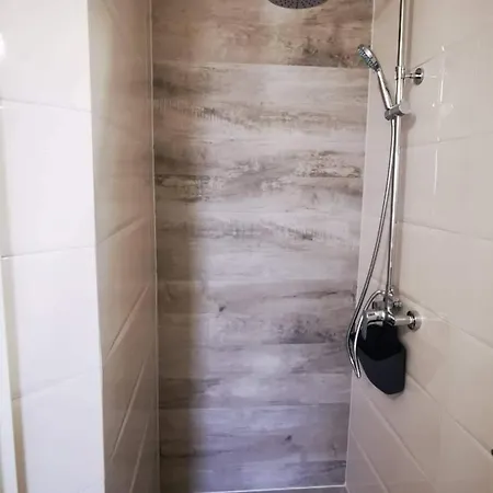 Marco,lukas,patrick,david,blizu Centra I Mora Sa Free Privatnim Parkingom 풀라