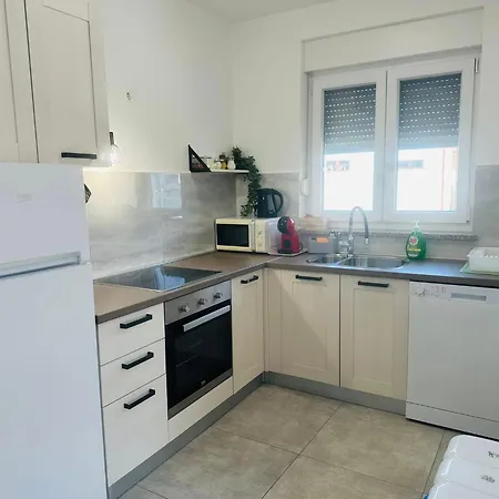 Marco,lukas,patrick,david,blizu Centra I Mora Sa Free Privatnim Parkingom * 풀라