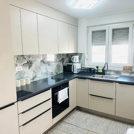 Marco,lukas,patrick,david,blizu Centra I Mora Sa Free Privatnim Parkingom 아파트 풀라