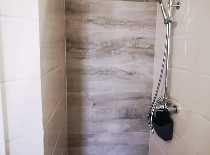 Marco,lukas,patrick,david,blizu Centra I Mora Sa Free Privatnim Parkingom Pula