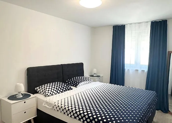 Marco,lukas,patrick,david,blizu Centra I Mora Sa Free Privatnim Parkingom * Pula