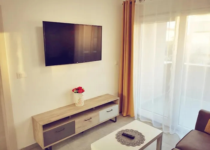 Marco Lukas Patrick: Quiet With Parking Near Center Pula